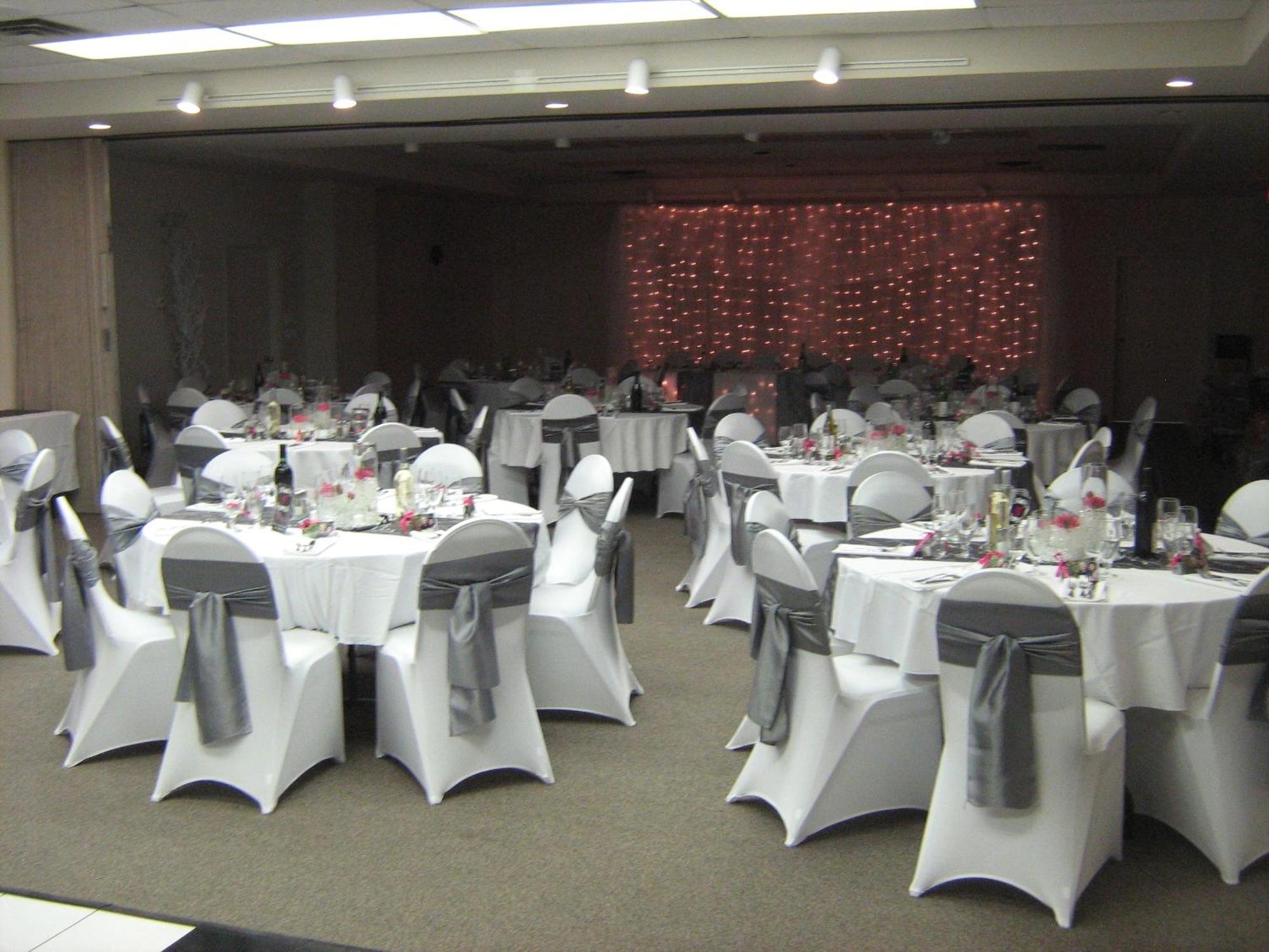 The Cedars Inn Hotel & Convention Centre Гибсонс Экстерьер фото